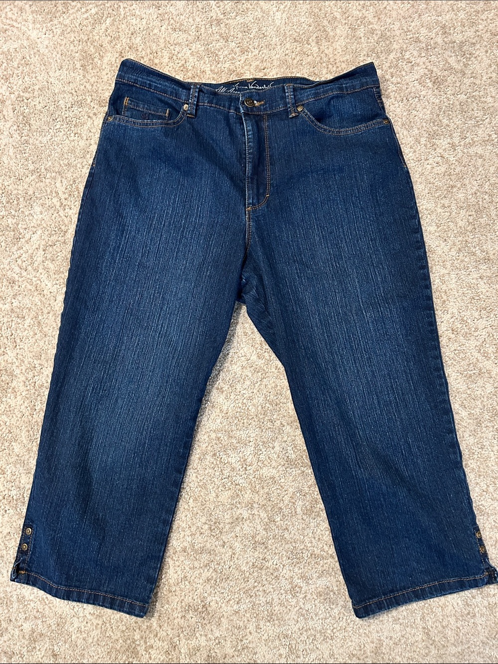 Gloria Vanderbilt Amanda capris jeans